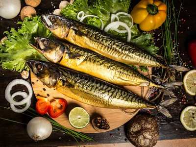 Скумбрия холодного копчения с головой 